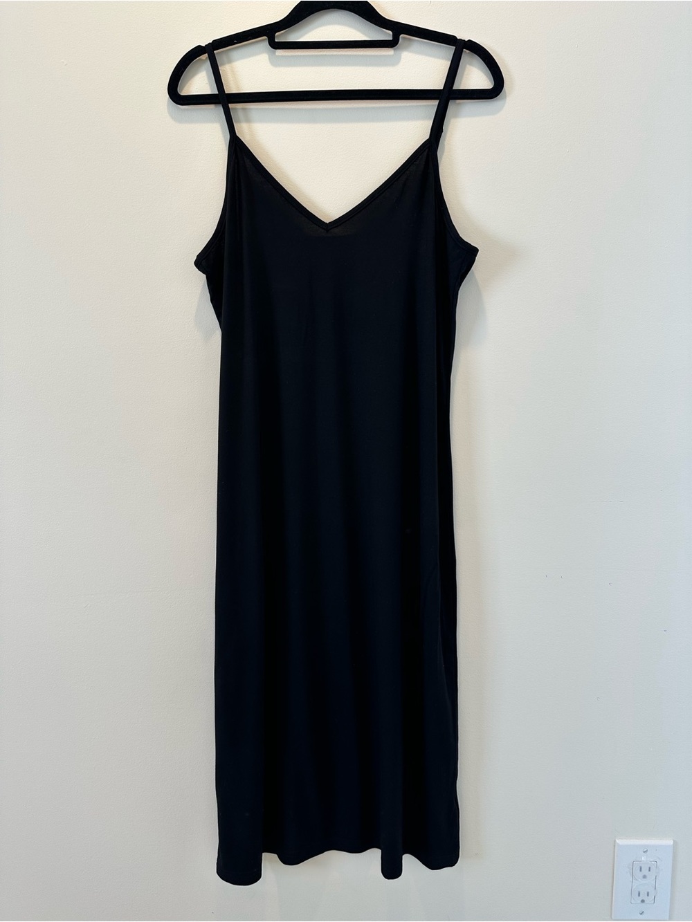 Elegant Black Mini Slip Dress with V-Neck
